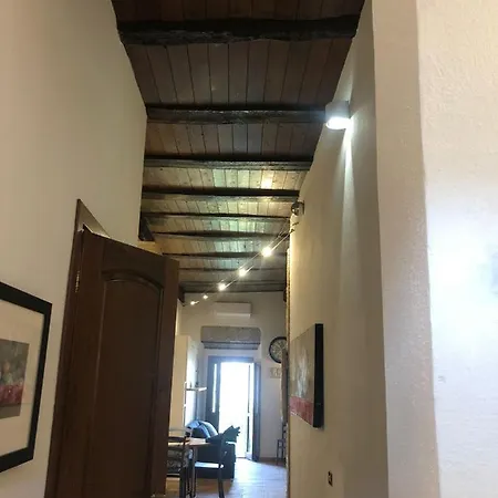 La Casina Di Tonia تيراتشينا