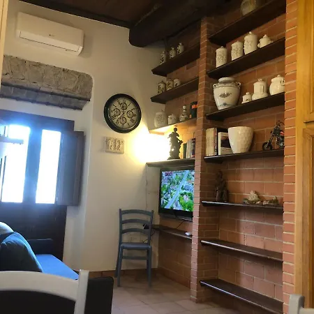La Casina Di Tonia شقة تيراتشينا